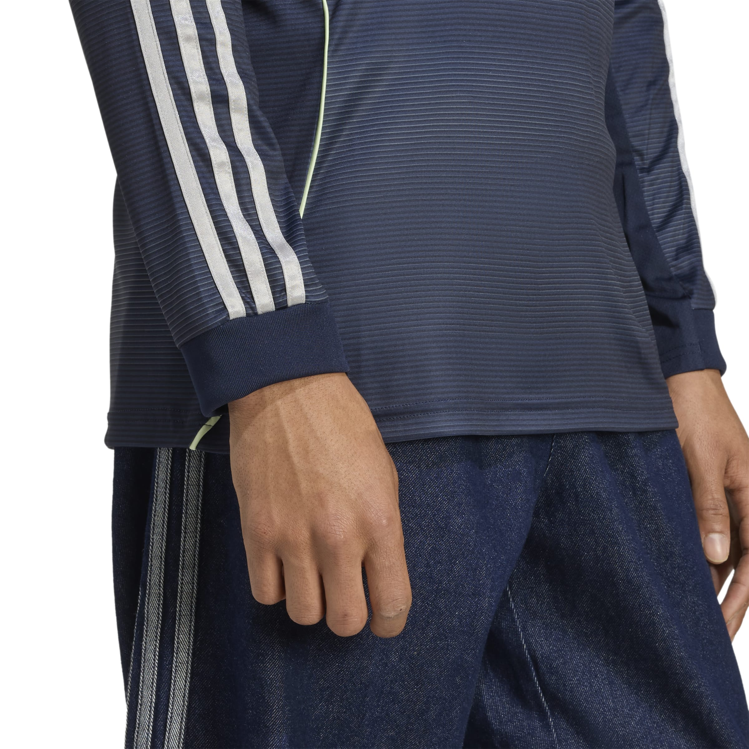 REAL MADRID 25/26 LONG SLEEVE AWAY JERSEY