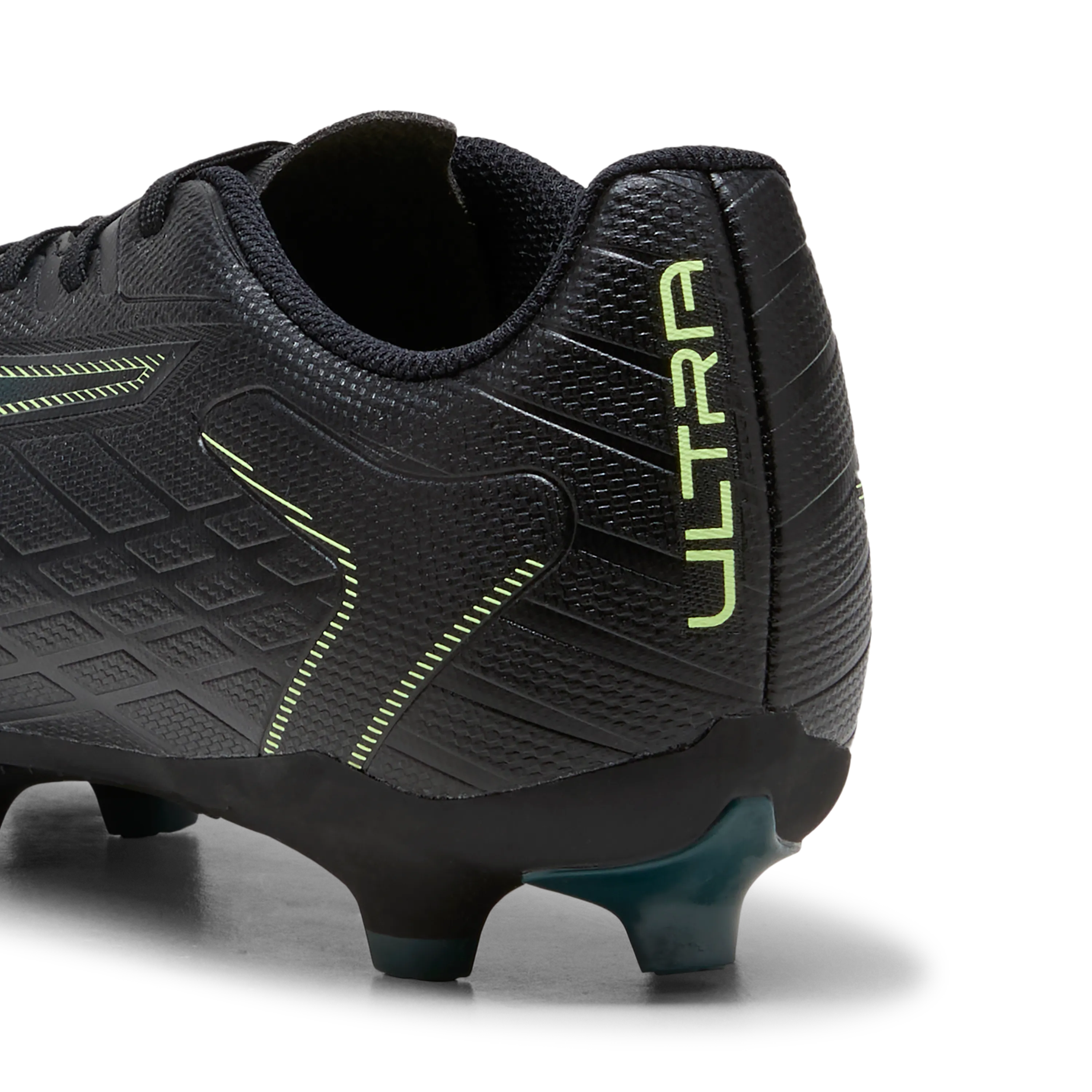 ULTRA 6 PLAY FG/AG-black