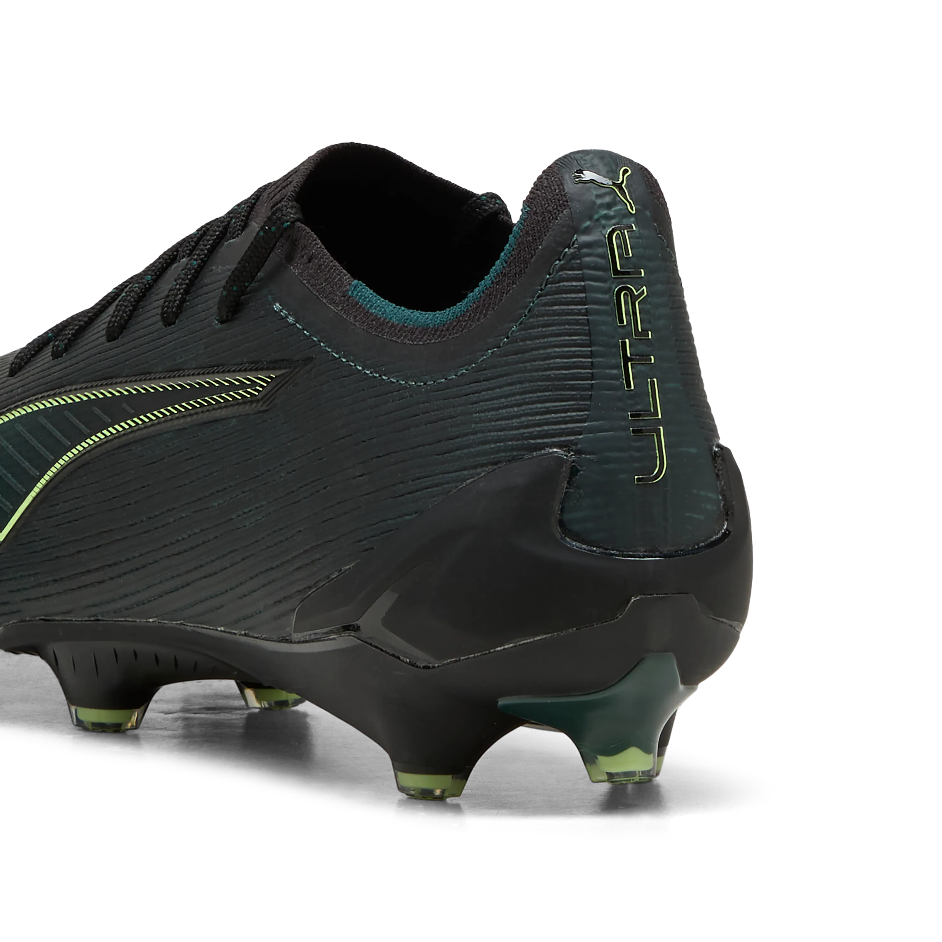 ULTRA 6 ULTIMATE FG-black